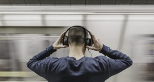 Noise-Cancelling headphone