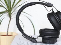 If you afre looking for the best headphones for online classes in 2021, We have the best options for you even if you are a teacher or a student, with the best headphones in best price range in 2021